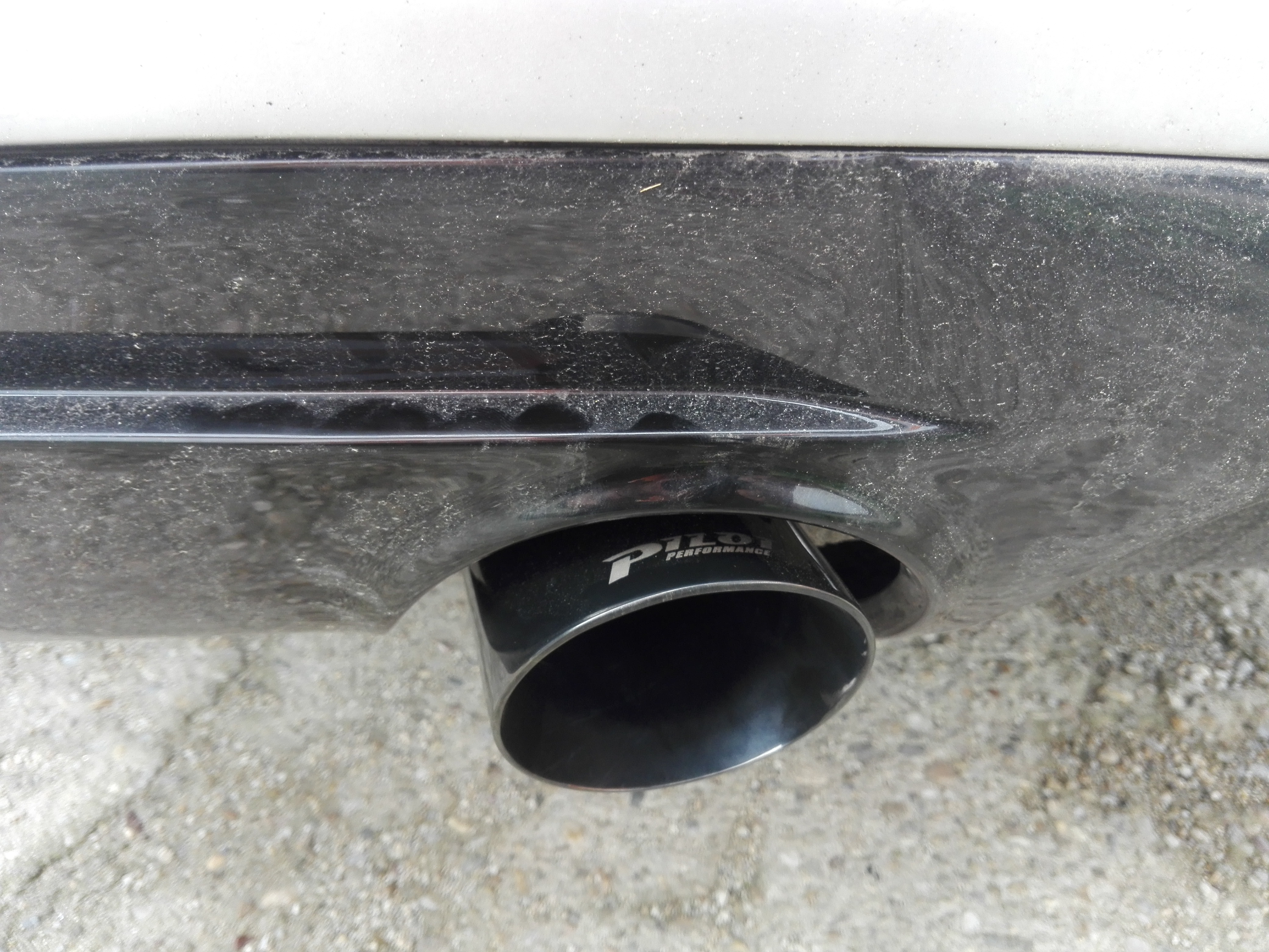 Ornament esapament negru - inox tips rotund 90mm P044-5N 4 BMW E90 black tips by PILOT 04 Ornament esapament negru - inox tips rotund 90mm P044-5N - imagine 4